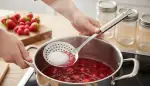 Der Schaumlöffel: Unverzichtbar beim Einkochen